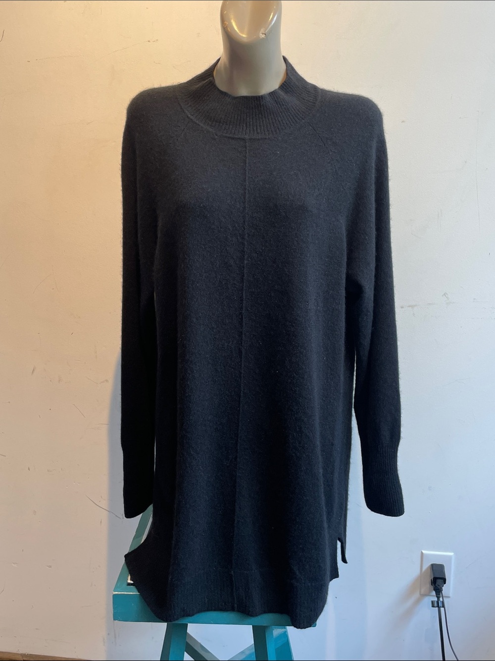 Saks fifth avenue cashmere sweater long